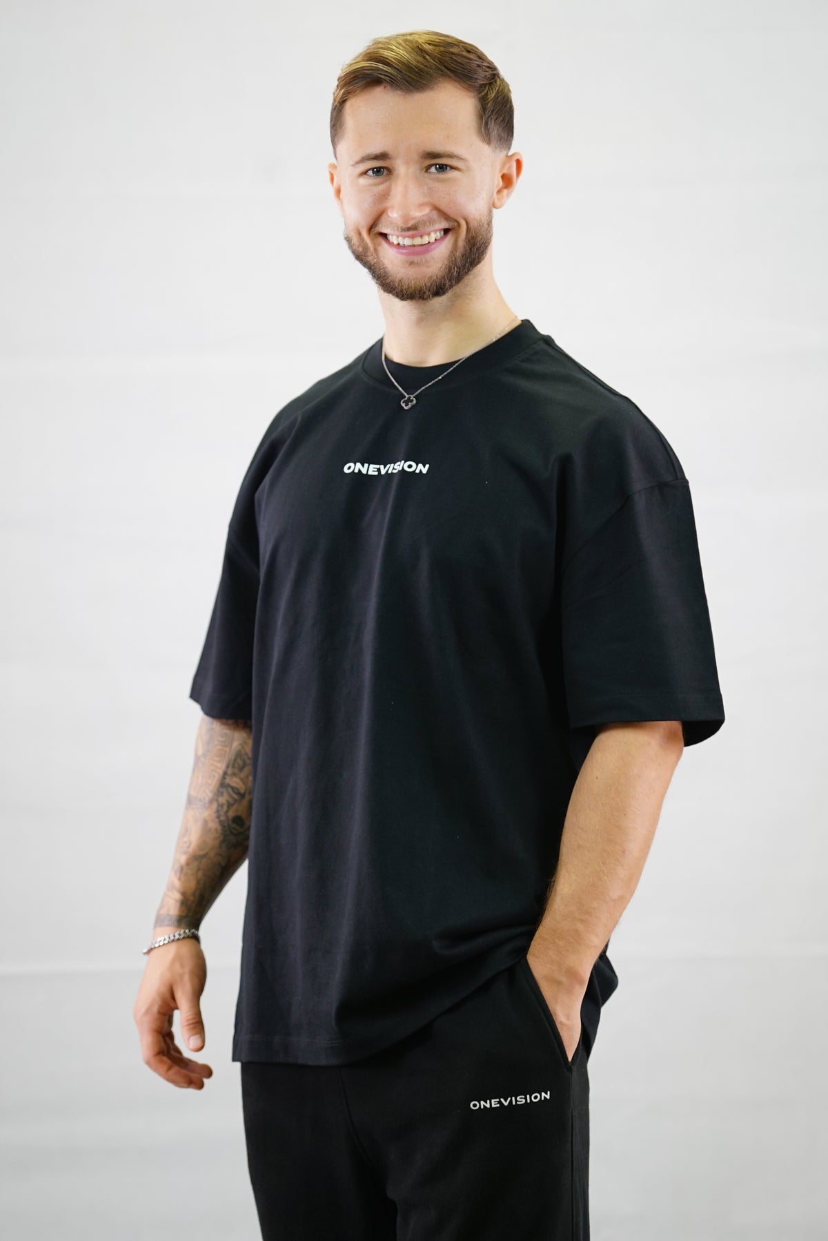 OVERSIZED TEE