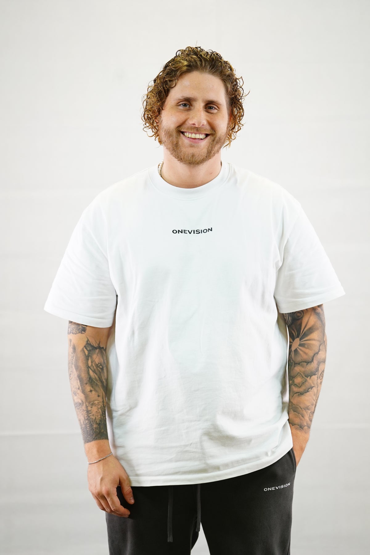 OVERSIZED TEE